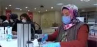 Şehit: AMASYA- Kadınlar günlük 70 bin maske üreterek Kovid-19 mücadelesine destek veriyor Şehit: AMASYA- Kadınlar günlük 70 bin maske üreterek Kovid-19 mücadelesine destek veriyor
