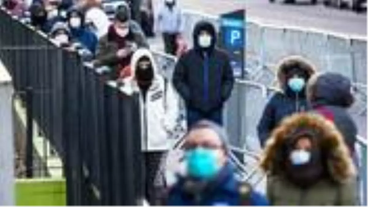 Amerika'da zenginler, kendilerinin yerine koronavirüs test kuyruğunda bekleyenlere 80 dolar ödüyor