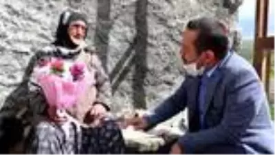 Asırlık nine Cumhurbaşkanı Erdoğan'ı göremeden vefat etti Asırlık nine Cumhurbaşkanı Erdoğan'ı göremeden vefat etti