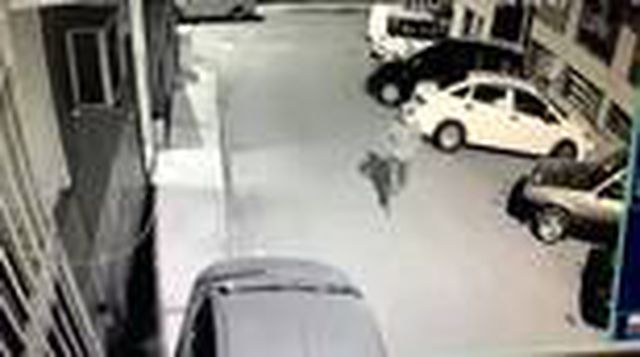 Aynı gece 3 araç çalan 2 zanlı tutuklandı