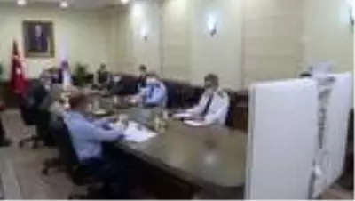 Bakan Akar'dan birlik komutanlarıyla video konferans toplantısı Bakan Akar'dan birlik komutanlarıyla video konferans toplantısı