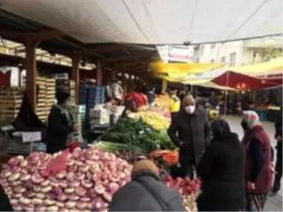 Başkan Bozkurt Pazar yerini denetledi Başkan Bozkurt Pazar yerini denetledi