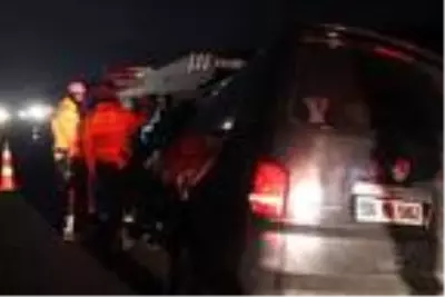 Bolu'da TIR'a çarpan minibüsteki 2 kişi öldü, 3 kişi de yaralandı Bolu'da TIR'a çarpan minibüsteki 2 kişi öldü, 3 kişi de yaralandı