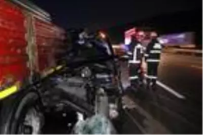 Bolu'da TIR'a çarpan minibüsteki 2 kişi öldü, 3 kişi de yaralandı Bolu'da TIR'a çarpan minibüsteki 2 kişi öldü, 3 kişi de yaralandı