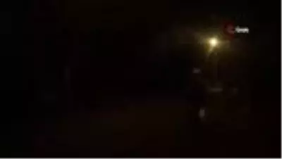 Bomba gibi patlayan elektrik telleri mahalleliyi korkuttu