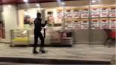 Son dakika haberi! Boşanma aşamasındaki eşini silahla vurarak öldüren kişi intihar girişiminde bulundu Son dakika haberi! Boşanma aşamasındaki eşini silahla vurarak öldüren kişi intihar girişiminde bulundu