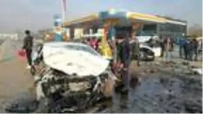 Bursa'da otomobiller kafa kafaya çarpıştı: 1'i çocuk 2 ölü, 3 yaralı (2) - Yeniden Bursa'da otomobiller kafa kafaya çarpıştı: 1'i çocuk 2 ölü, 3 yaralı (2) - Yeniden
