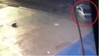 Bursa'da otomobiller kafa kafaya çarpıştı: 1'i çocuk 2 ölü, 3 yaralı (2) - Yeniden Bursa'da otomobiller kafa kafaya çarpıştı: 1'i çocuk 2 ölü, 3 yaralı (2) - Yeniden