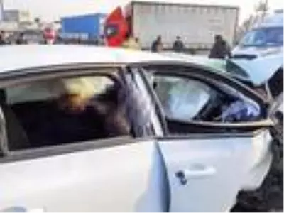 Bursa'da feci kaza! Otomobiller kafa kafaya çarpıştı: 1'i çocuk 2 ölü, 3 ağır yaralı Bursa'da feci kaza! Otomobiller kafa kafaya çarpıştı: 1'i çocuk 2 ölü, 3 ağır yaralı