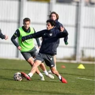 Bursaspor'da Ümraniyespor maçı hazırlıkları devam ediyor Bursaspor'da Ümraniyespor maçı hazırlıkları devam ediyor