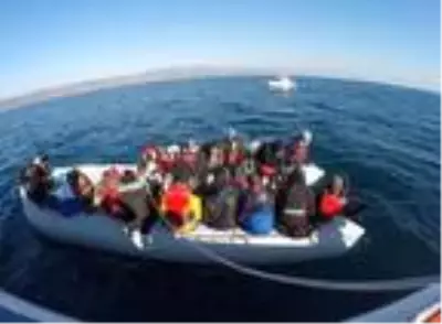 Çanakkale'de 80 kaçak göçmen yakalandı Çanakkale'de 80 kaçak göçmen yakalandı