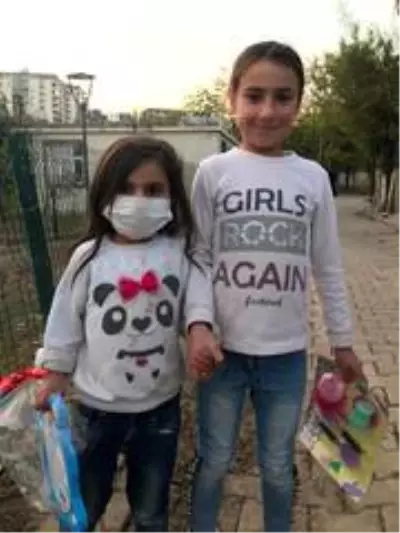 Son dakika haberleri... Diyarbakırlı genç topladığı yardımlarla çocukları sevindiriyor Son dakika haberleri... Diyarbakırlı genç topladığı yardımlarla çocukları sevindiriyor