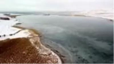 Son dakika haber: Doğu Anadolu'nun en büyük ikinci gölü Çıldır'ın yüzeyi kısmen dondu Son dakika haber: Doğu Anadolu'nun en büyük ikinci gölü Çıldır'ın yüzeyi kısmen dondu