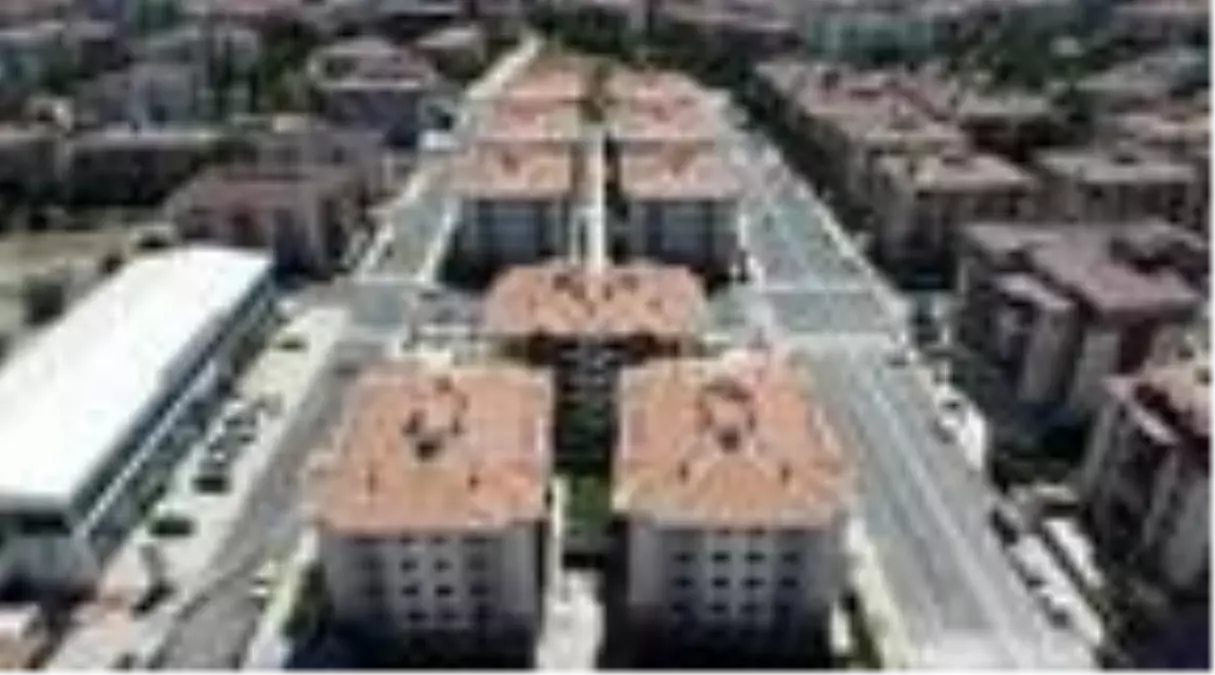 Elazığ'da depremzedeler için yapılan 10 bin konut sahiplerini bekliyor