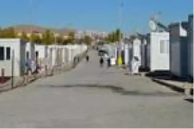 Elazığ'da depremzedeler için yapılan 10 bin konut sahiplerini bekliyor Elazığ'da depremzedeler için yapılan 10 bin konut sahiplerini bekliyor