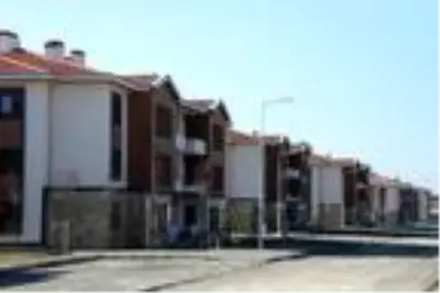 Elazığ'da depremzedeler için yapılan 10 bin konut sahiplerini bekliyor Elazığ'da depremzedeler için yapılan 10 bin konut sahiplerini bekliyor