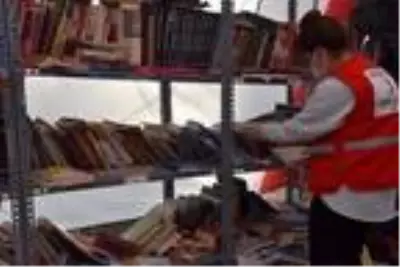 Enkazdan çıkan eşyalar, sahiplerini bekliyor Enkazdan çıkan eşyalar, sahiplerini bekliyor