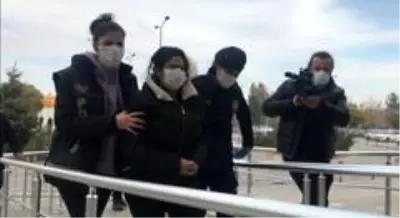 - Eroinle yakalanan Kadir Şeker'in kurtardığı kadın adliyeye sevk edildi - Eroinle yakalanan Kadir Şeker'in kurtardığı kadın adliyeye sevk edildi