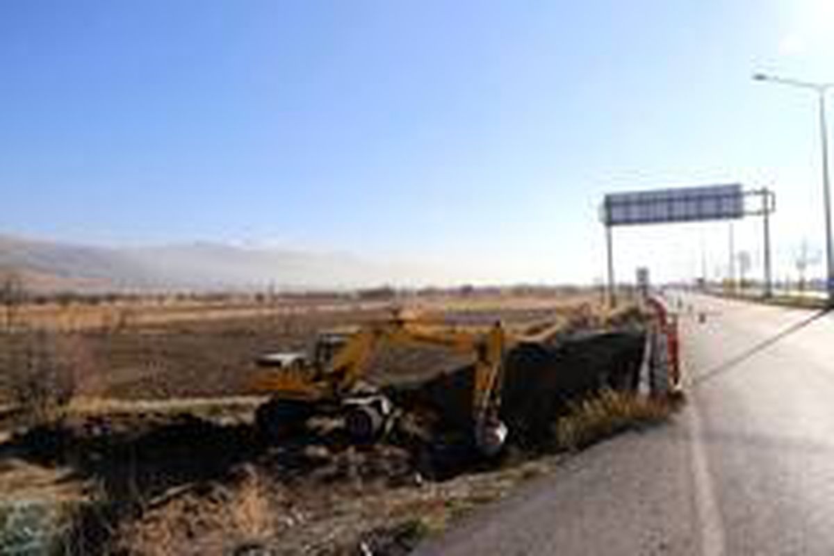 Erzincan-Sivas kara yolunda bulunan köprüde genişletme çalışmaları başladı
