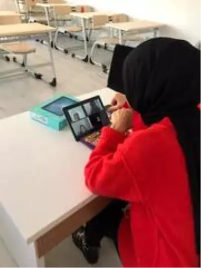Eyüpsultan'da uzaktan eğitimler devam ediyor Eyüpsultan'da uzaktan eğitimler devam ediyor