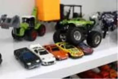 Fabrika işçisinin model otomobil tutkusu: 600 oyuncaklı koleksiyonu var Fabrika işçisinin model otomobil tutkusu: 600 oyuncaklı koleksiyonu var