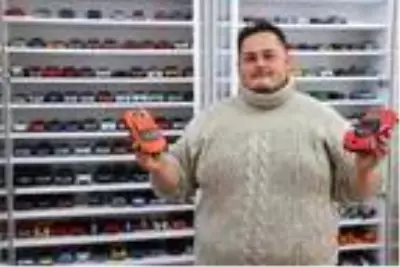 Fabrika işçisinin model otomobil tutkusu: 600 oyuncaklı koleksiyonu var Fabrika işçisinin model otomobil tutkusu: 600 oyuncaklı koleksiyonu var