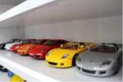 Fabrika işçisinin model otomobil tutkusu: 600 oyuncaklı koleksiyonu var Fabrika işçisinin model otomobil tutkusu: 600 oyuncaklı koleksiyonu var