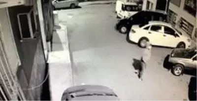 Son Dakika | Gezmek için 3 araç çaldılar, şansızlık yakalarını bırakmadı; O anlar kamerada Son Dakika | Gezmek için 3 araç çaldılar, şansızlık yakalarını bırakmadı; O anlar kamerada