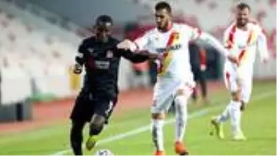 Göztepe'ye evinde 1-0 mağlup olan Sivasspor'un galibiyet hasreti 5 maça çıktı Göztepe'ye evinde 1-0 mağlup olan Sivasspor'un galibiyet hasreti 5 maça çıktı