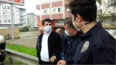 Hareket halindeki araç alev aldı, yardıma esnaf koştu...O anlar kamerada Hareket halindeki araç alev aldı, yardıma esnaf koştu...O anlar kamerada