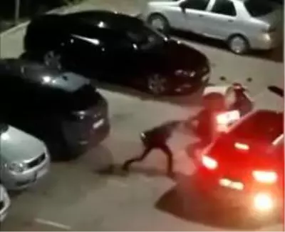 Son dakika! İstanbul'da motosikletli kuryelerin kavgası kamerada Son dakika! İstanbul'da motosikletli kuryelerin kavgası kamerada