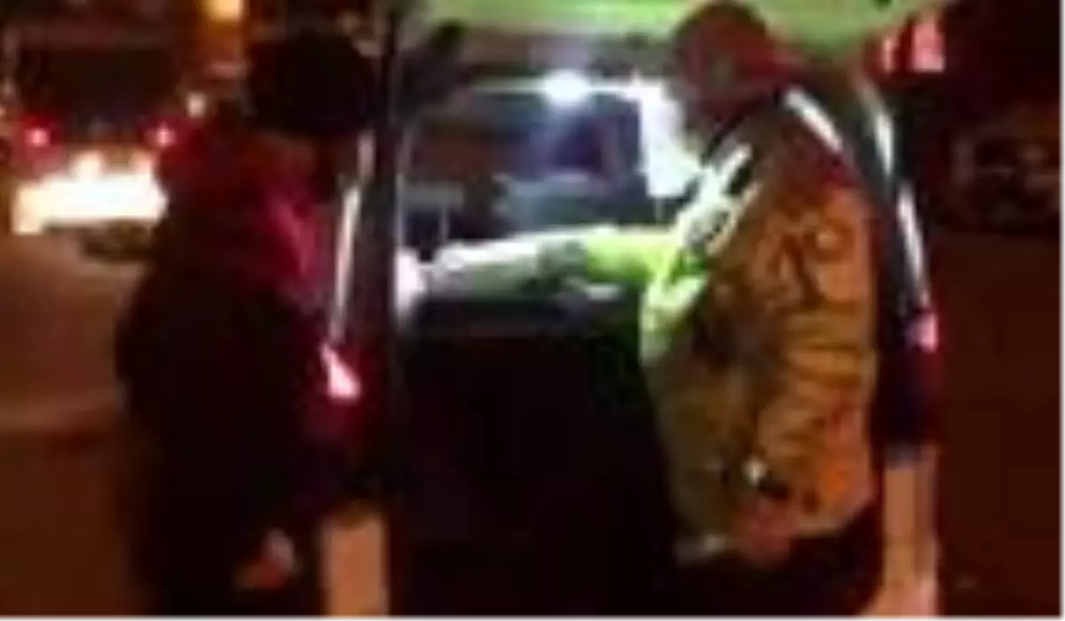 İSTANBUL'DA UYUŞTURUCU TEST KİTİYLE DENETİM