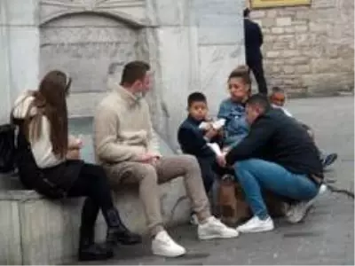 İstiklal Caddesi'nde tedbirlere uymayanlara ceza yağdı İstiklal Caddesi'nde tedbirlere uymayanlara ceza yağdı