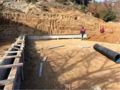 İvrindi Belediyesi halı saha çalışmalarına hız verdi İvrindi Belediyesi halı saha çalışmalarına hız verdi