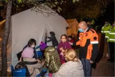 İzmir'de son çadır da bugün kaldırıldı