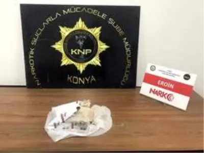 - Eroinle yakalanan Kadir Şeker'in kurtardığı kadın adliyeye sevk edildi - Eroinle yakalanan Kadir Şeker'in kurtardığı kadın adliyeye sevk edildi