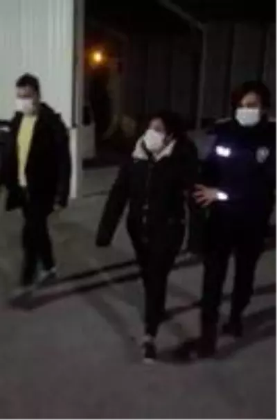- Eroinle yakalanan Kadir Şeker'in kurtardığı kadın adliyeye sevk edildi - Eroinle yakalanan Kadir Şeker'in kurtardığı kadın adliyeye sevk edildi