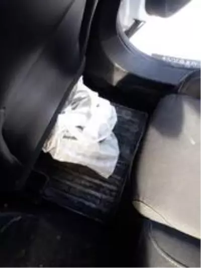 - Eroinle yakalanan Kadir Şeker'in kurtardığı kadın adliyeye sevk edildi - Eroinle yakalanan Kadir Şeker'in kurtardığı kadın adliyeye sevk edildi