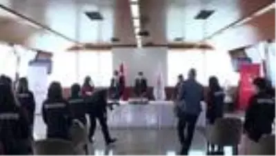 Kasapoğlu: 'Ay yıldızın altında hep birlikte biriz beraberiz' Kasapoğlu: 'Ay yıldızın altında hep birlikte biriz beraberiz'