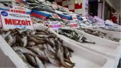 Kendisi küçük, lezzeti büyük...Karadeniz hamsisine yoğun ilgi Kendisi küçük, lezzeti büyük...Karadeniz hamsisine yoğun ilgi