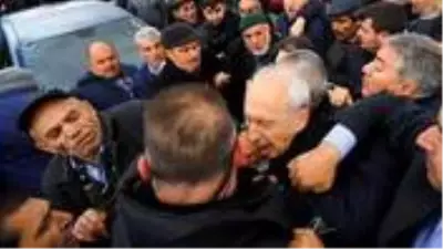 Kılıçdaroğlu'na şehit cenazesinde yumruk atan Sarıgün kendini böyle savundu: Nasıl olduğunu unuttum Kılıçdaroğlu'na şehit cenazesinde yumruk atan Sarıgün kendini böyle savundu: Nasıl olduğunu unuttum