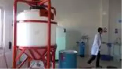 Kimya öğretmenleri günde 6 ton dezenfektan üretiyor Kimya öğretmenleri günde 6 ton dezenfektan üretiyor