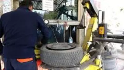 Kış lastiği uygulaması 1 Aralık'ta başlıyor, uymayana 776 lira ceza kesilecek Kış lastiği uygulaması 1 Aralık'ta başlıyor, uymayana 776 lira ceza kesilecek