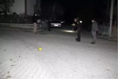 Son dakika haber: Polis, sokakta tüfekle rastgele ateş eden şehir magandasını arıyor Son dakika haber: Polis, sokakta tüfekle rastgele ateş eden şehir magandasını arıyor