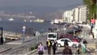 Kovid-19 vaka sayısında artış kaydedilen İzmir'in işlek noktalarında yoğunluk gözlendi Kovid-19 vaka sayısında artış kaydedilen İzmir'in işlek noktalarında yoğunluk gözlendi