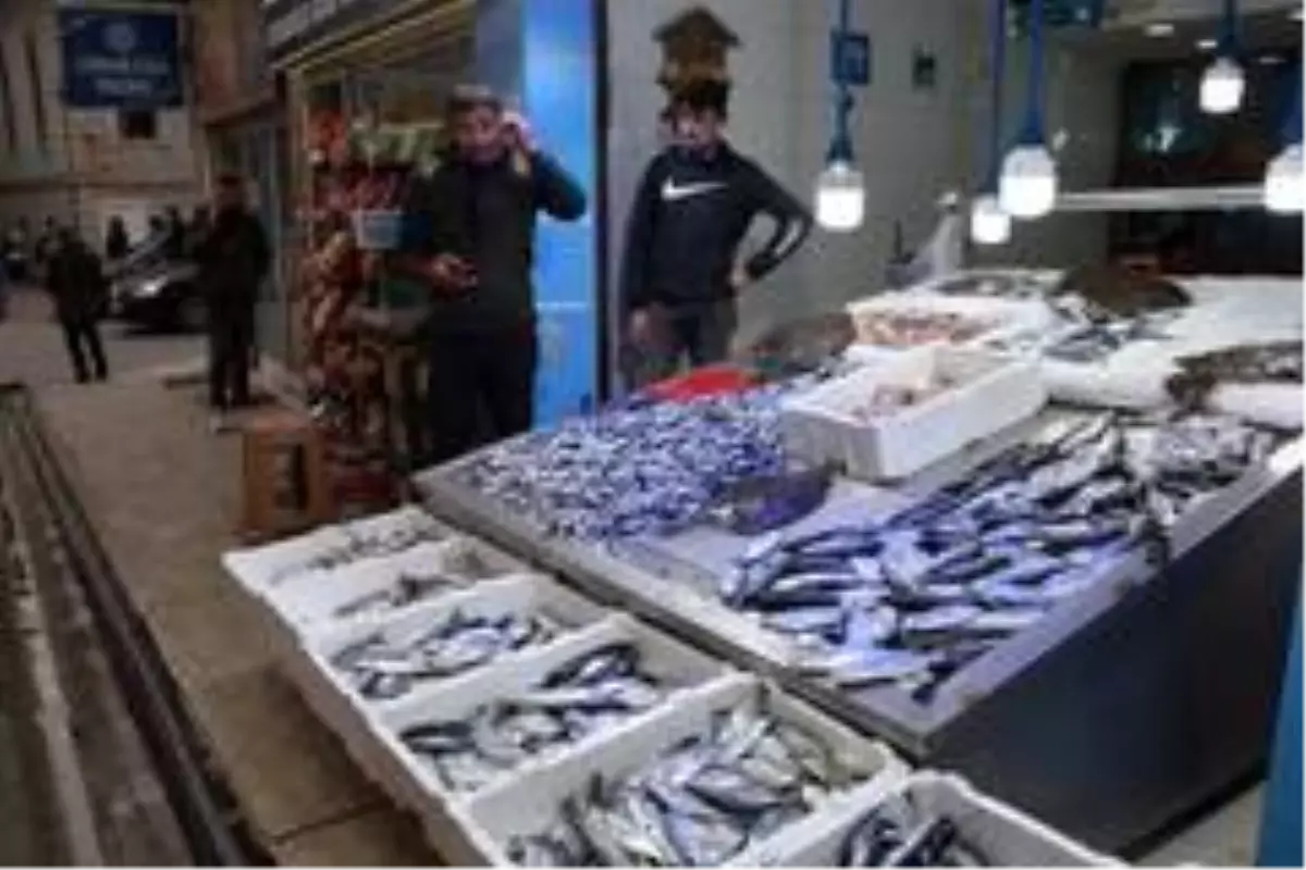 Lokantalara gelen kısıtlama balık fiyatlarını düşürdü
