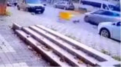 Son dakika... Maltepe'de motosiklet kazası kamerada Son dakika... Maltepe'de motosiklet kazası kamerada