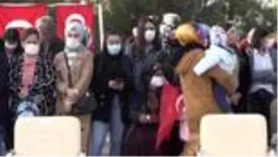 Mehmetçik dualarla El Bab'a uğurlandı Mehmetçik dualarla El Bab'a uğurlandı
