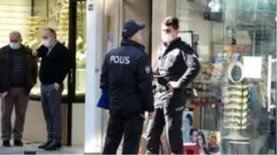 Merdivenlerden düşen şahıs hayatını kaybetti Merdivenlerden düşen şahıs hayatını kaybetti