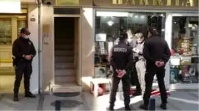 Merdivenlerden düşen şahıs hayatını kaybetti Merdivenlerden düşen şahıs hayatını kaybetti
